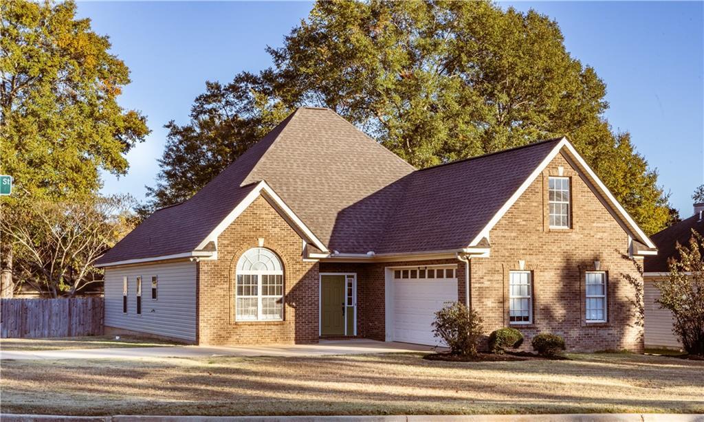 Image of Property at 1315 Lizlin Street, Opelika, AL 36801