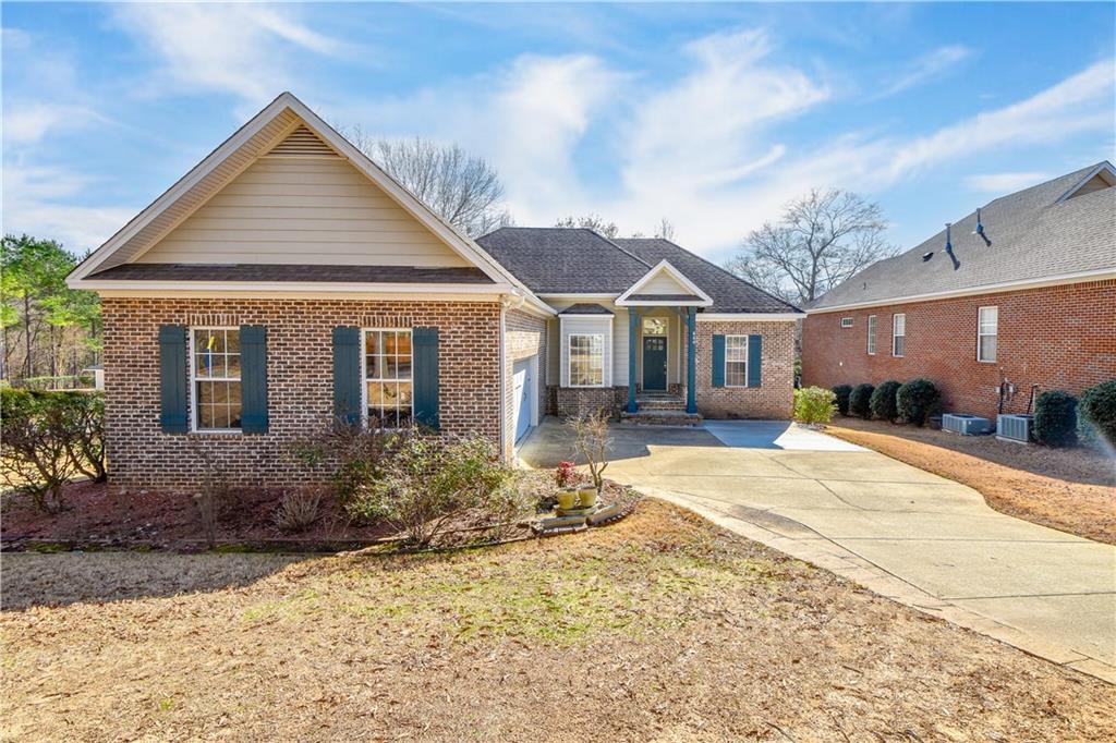 Image of Property at 866 Stanton Drive, Auburn, AL 36830