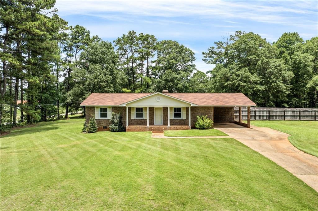 Image of Property at 516 Pinecrest Drive E, Lafayette, AL 36801